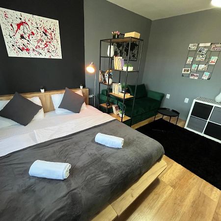 Mickitos City Center Apartment สโกเปีย ภายนอก รูปภาพ